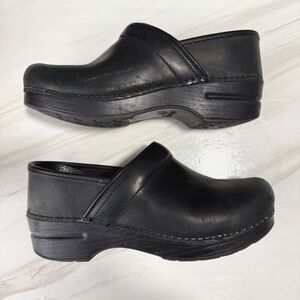 Dansko Shoes Women 37 / 6.5-7 Black Clogs Leather Professional Nursing Comfort